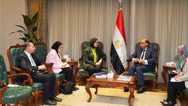 العمل والخارجية يتحركان لفتح أسواق عمل جديدة للمصريين بالخارج