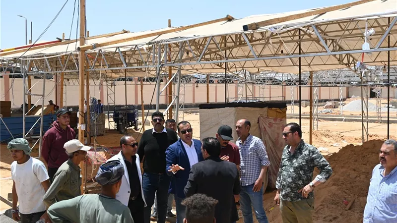 تمهيدًا لنقل الباعة الجائلين.. رئيس جهاز العاشر يتابع تجهيز الأسواق الحضارية الجديدة 