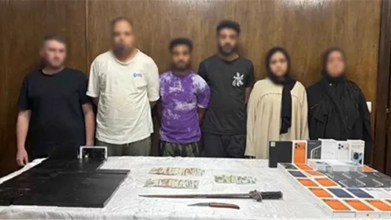 ضبط عصابة سرقة مصنع ألبان والاتجار بهواتف مهربة داخل صفائح الجبن بالقطامية