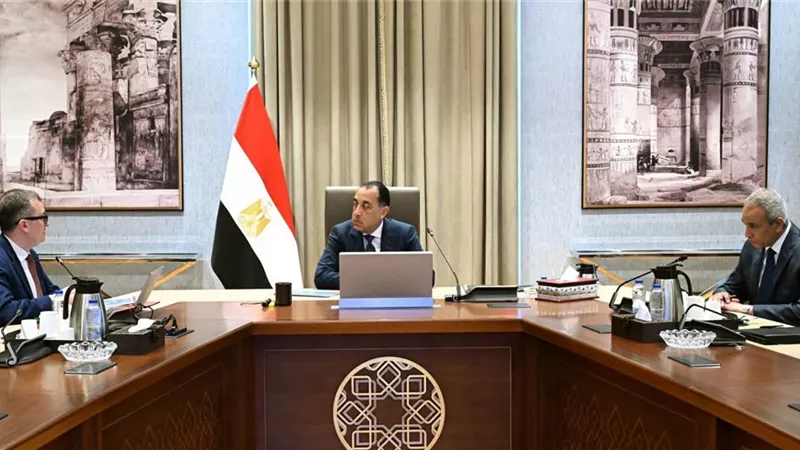 رئيس الوزراء يتابع تنفيذ خطة الدولة الاستثمارية للعام المالي 2025/2026