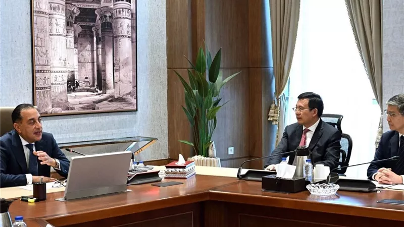 رئيس الوزراء يستقبل رئيس وكالة أنباء شينخوا الصينية 