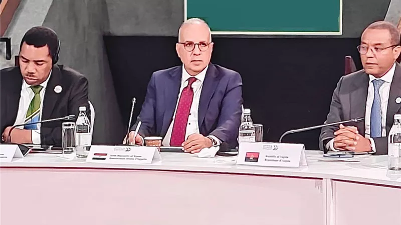وزير الري يشارك بجلسة 