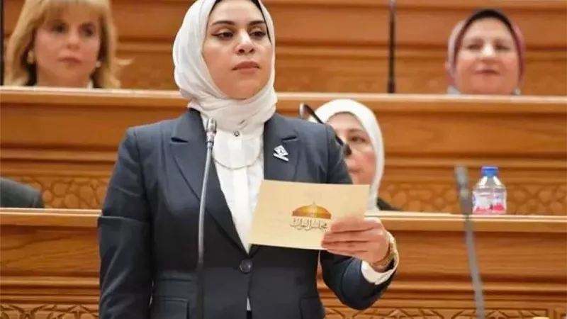 فاطمة عادل تطالب بمراجعة سياسات تمكين المرأة في ظل اتساع الفجوات الاقتصادية والاجتماعية