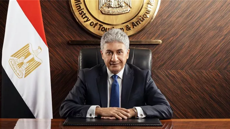 وزير السياحة يبحث مع وفد البنك الدولي دعم الاستثمار وزيادة أعداد السائحين إلى 30 مليونًا بحلول 2030