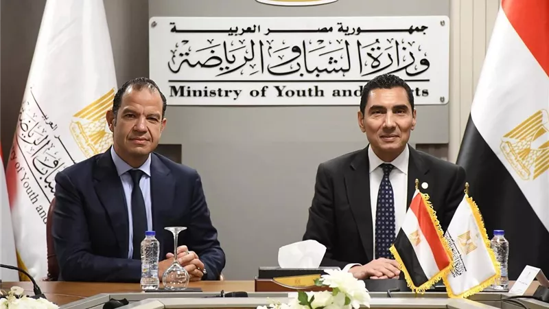 لوضع تصور كامل لخطط العمل.. وزير الشباب يعقد اجتماع موسع مع مسؤولي شركة استادات