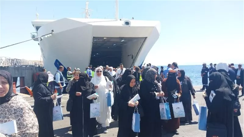 حجاج الجمعيات الأهلية.. وزيرة التضامن الاجتماعي تطمئن على تصعيد الحجاج إلى مشعري عرفات ومنى