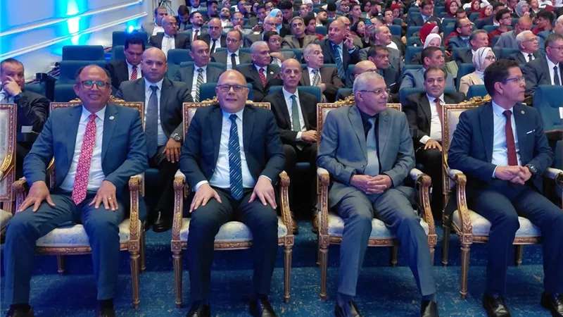 رئيس جامعة سوهاج يشارك بفعاليات إطلاق 