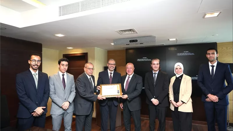 البنك الأهلي المصري يحتفظ للعام الثالث عشر بشهادة الامتثال والتوافق مع معاییر متطلبات هيئتي الفيزا والماستر كارد العالمية بنسخه الإصدار PCI DSS V4.0.1  
