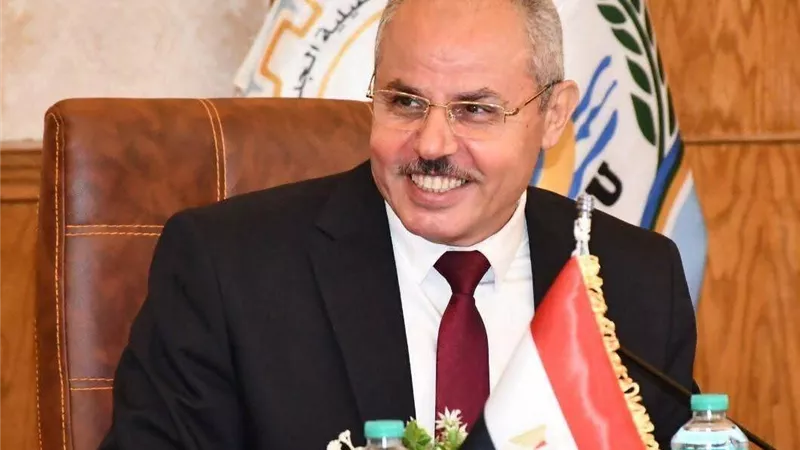 مستشفى جامعة قناة السويس تنجح في إنهاء معاناة شاب عاش بشق حنجري لمدة عام كامل 