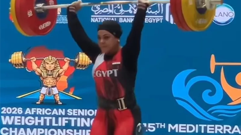سارة سمير تحصد 3 ميداليات ذهبية ببطولة إفريقيا لرفع الأثقال | صور