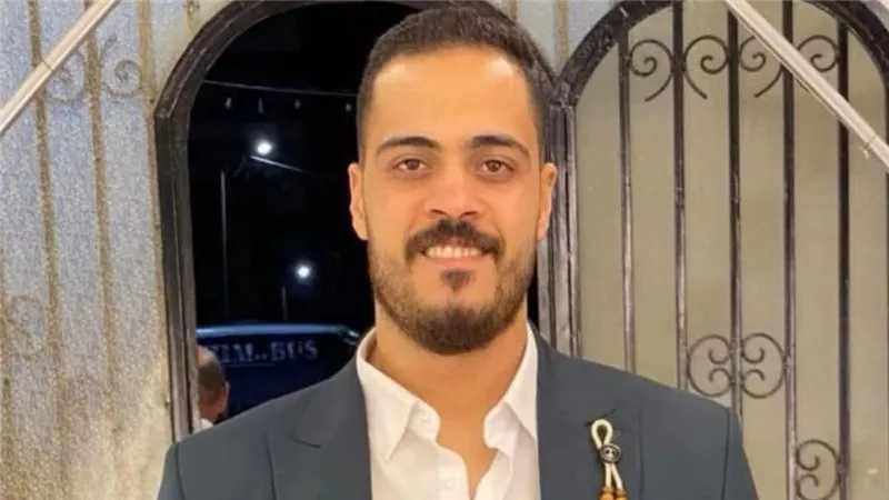خلاف على ثمن سندوتشات يتحول إلى مأساة.. بتر إصبع شاب داخل مطعم شهير ببورسعيد