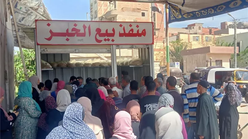 انتظام صرف حصص الخبز المدعم في 23 منفذ بمراكز ومدن الدقهلية 