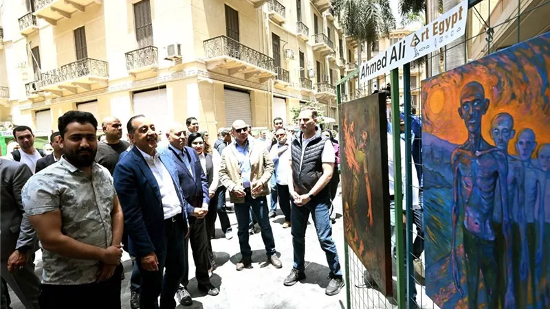 رئيس الوزراء يشهد تدشين مبادرة «شارع الفن» بمنطقة مثلث البورصة وشارع الشريفين