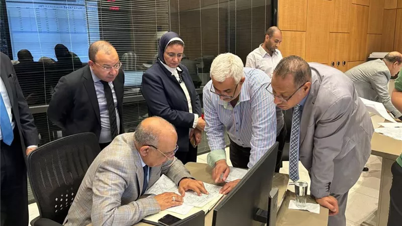 استعدادات مكثفة لتأمين التيار.. وزير الكهرباء يتابع تشغيل الشبكة الموحدة على مدار الساعة