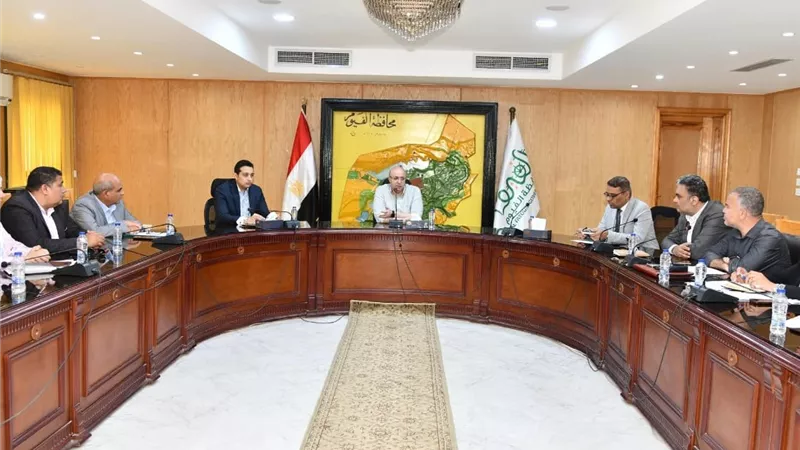 محافظ الفيوم يترأس الاجتماع الأول للجنة متابعة تنفيذ مشروعات القرض الأوروبي