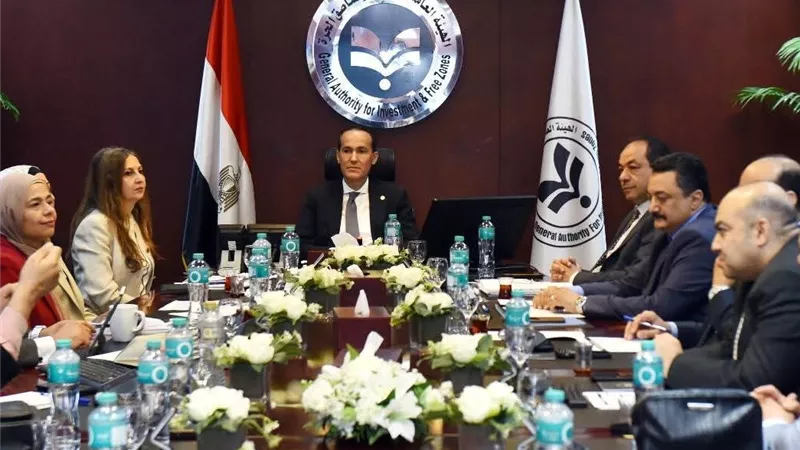 الرئيس التنفيذي للهيئة العامة للاستثمار يتابع تطوير منظومة الأداء الاقتصادي 