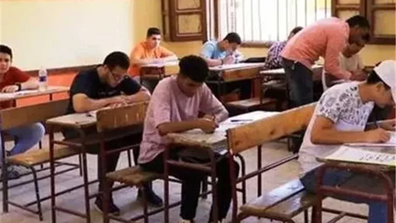 التعليم: امتحانات الثانوية العامة بنفس نظام العام الماضي.. وتطبيق «مجمعات اللجان» لمنع الغش