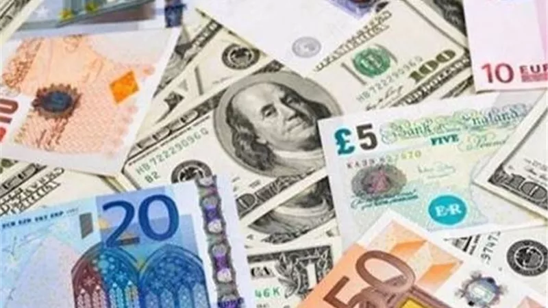 تحركات جديدة بأسواق الصرف.. تراجع أسعار العملات الأجنبية أمام الجنيه بختام التعاملات