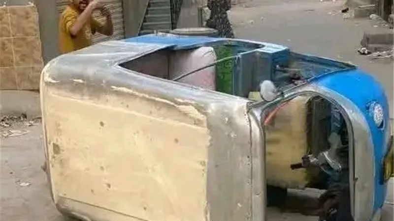  بسبب خلاف على الأجرة.. تفاصيل ضبط المتهم في واقعة انقلاب توك توك بالشرقية 