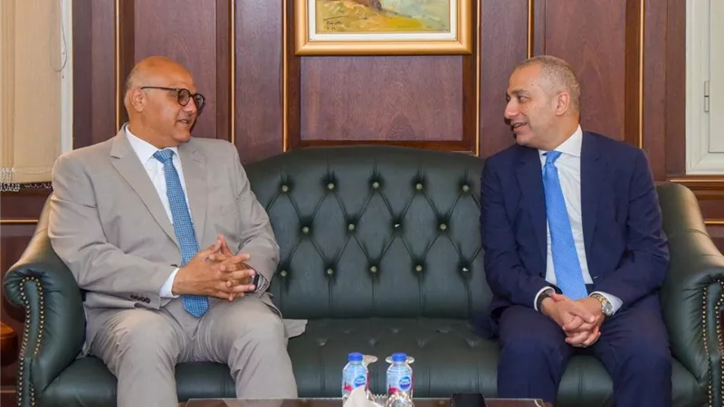 محافظ الإسكندرية يستقبل وفد البنك الزراعي المصري لبحث تعزيز التعاون 