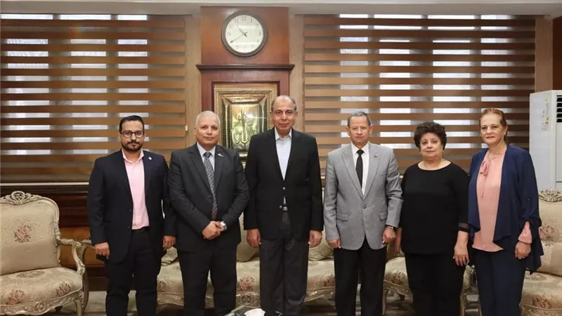 محافظ المنيا يستقبل وفد نقابة المهندسين لبحث سبل التعاون في دعم خطط التنمية