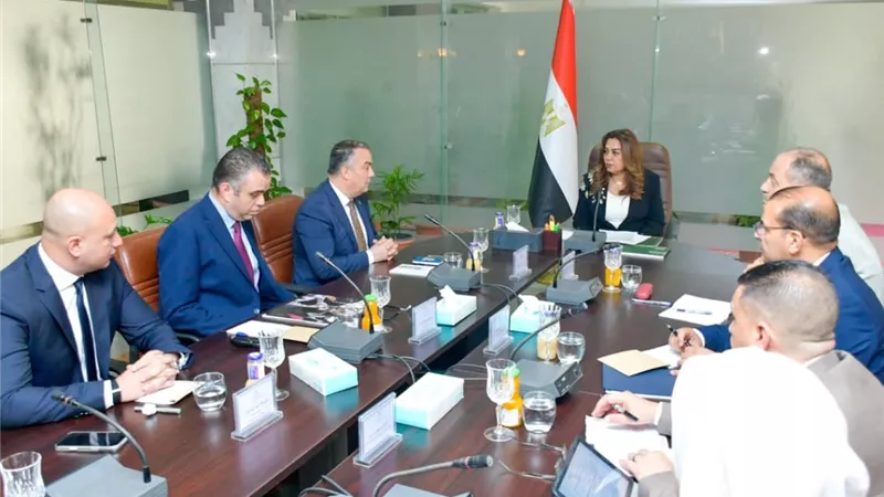 الحكومة تتحرك لرقمنة الميكروباص والسرفيس وتحسين الخدمة للمواطنين