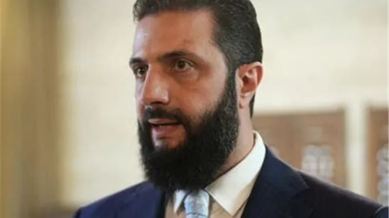 بعد غضب واسع.. أحمد الشرع يعتذر لأهالي دير الزور ويعدهم بزيارة ومشروعات كبرى.. هل تنتهي الأزمة؟