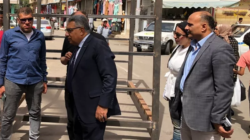 محافظ الدقهلية يشدد على الانضباط.. حملات مكثفة للنظافة ورفع المخالفات بالمنصورة