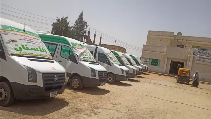 الكشف على 876 حالة خلال قافلة طبية بقرية أم عزام القصاصين بالإسماعيلية 