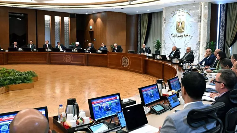 رئيس الوزراء يتابع تنفيذ منظومة ذكية لتعزيز الرقابة الميدانية ورفع كفاءة الخدمات