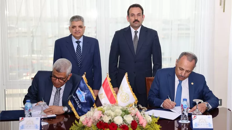شراكة جديدة بين قناة السويس وجهاز مستقبل مصر لتطوير البحيرات المصرية 