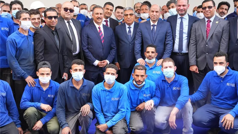 من قلب المصانع.. وزير العمل ومحافظ الدقهلية يتفقدان قلاع الإنتاج بجمصة