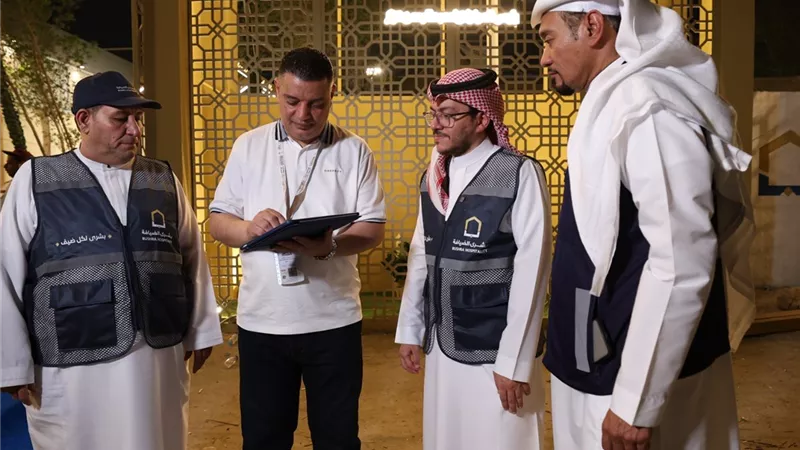 قبل الوقفة الكبرى.. بعثة حج الجمعيات تتفقد مخيمات عرفات ومنى لضمان راحة الحجاج