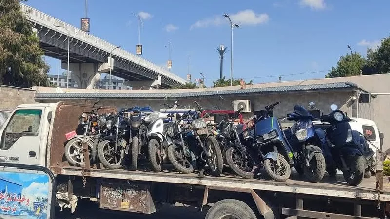 حملات مرورية ورقابية مكثفة بالإسكندرية لضبط الشارع وتحقيق السيولة المرورية