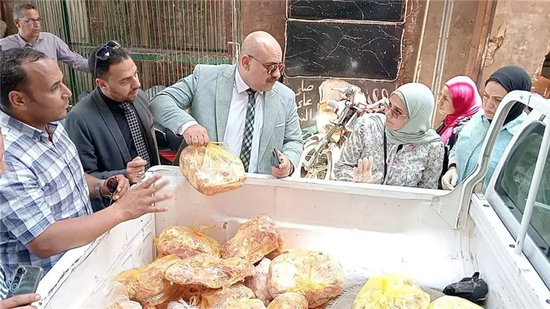 ضبط 204 مخالفات تموينية متنوعة وغلق 13 محلًا تجاريًا بالمنيا 