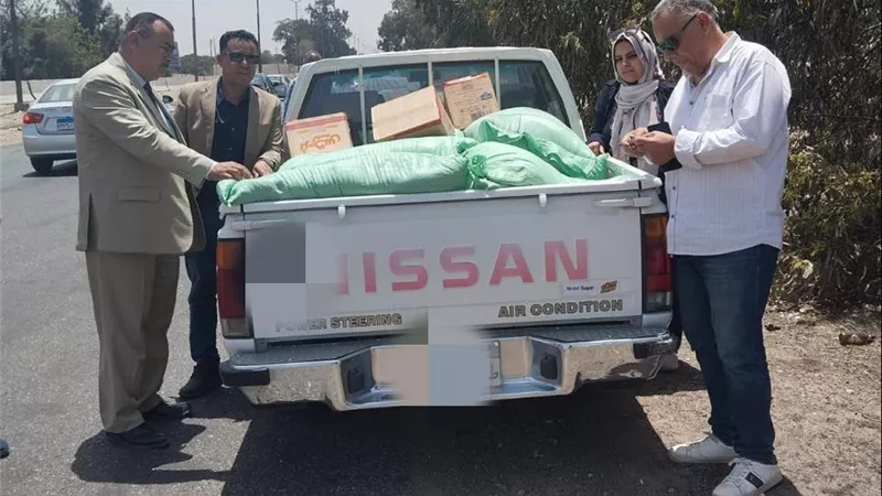 قبل بيعهم في السوق السوداء.. ضبط 6 أطنان دقيق مدعم وسلع تموينية بالإسماعيلية (صور) 