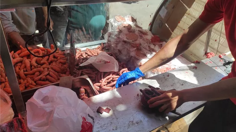 حملات مكثفة تمهيدًا لعيد الأضحى.. تموين الإسكندرية يضبط لحومًا مجهولة المصدر ورفع الطوارئ بالمجازر