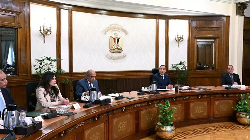 رئيس الوزراء: توجيهات رئاسية بوضع استراتيجية واضحة لمراكز البيانات