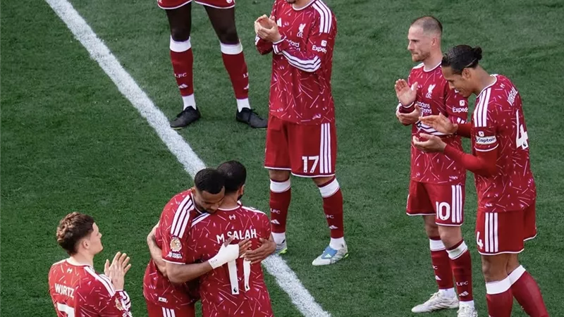 محمد صلاح يحطم رقمًا قياسيًا قبل رحيله عن ليفربول 