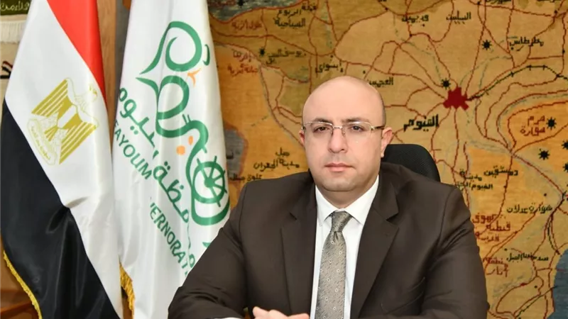 لا تهاون مع الفساد.. محافظ الفيوم يحيل مسؤولين بالأملاك والبناء للنيابة الإدارية