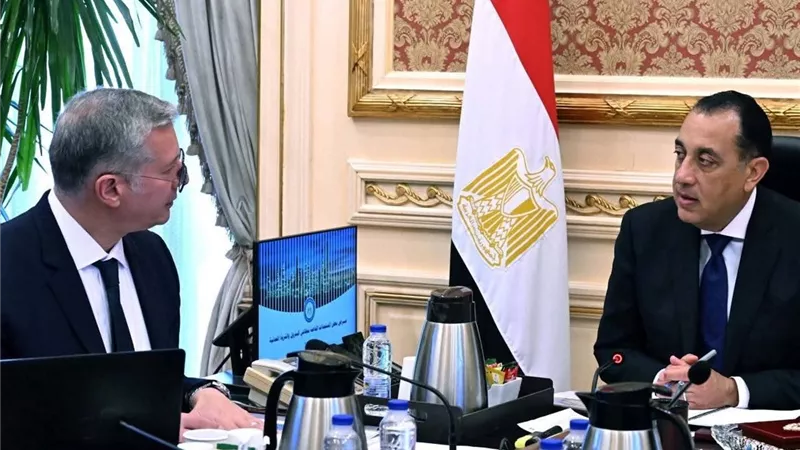 رئيس الوزراء يستعرض المؤشرات الإيجابية لقطاع البترول بعد هبوط مستحقات الشركاء الأجانب