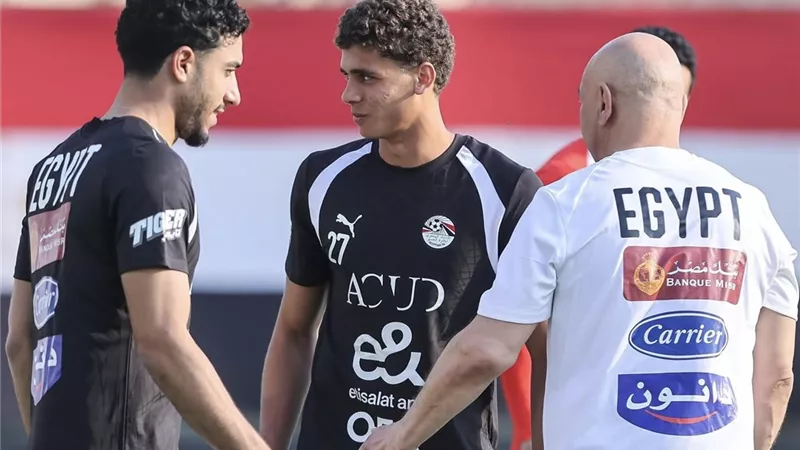 الدرندلي يكشف موعد وصول مرموش.. وتجديد عقد حسام حسن 