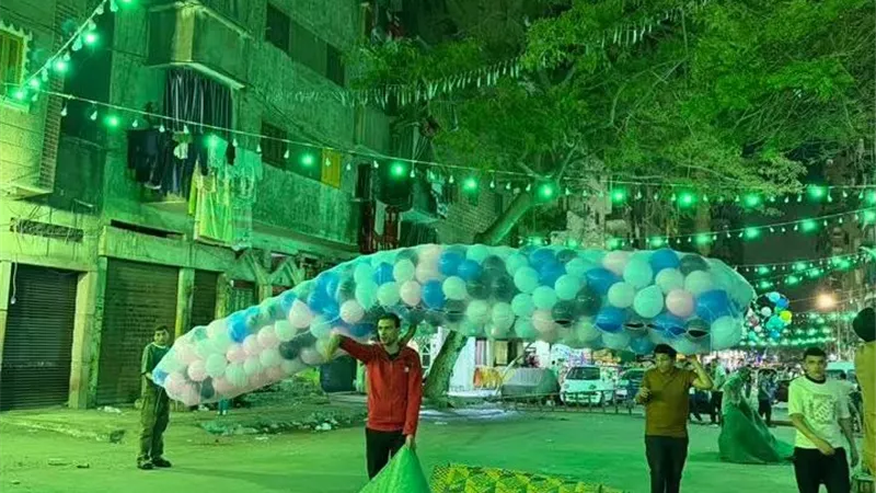 بالونات وزينات تملأ ساحات صلاة العيد في الإسكندرية استعدادًا لاستقبال عيد الأضحى 2026