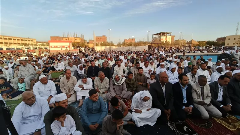 الأوقاف: إقبال حاشد على ساحات الصلاة والمساجد بمختلف محافظات الجمهورية