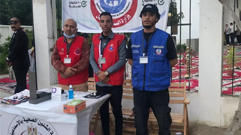 محافظ الإسماعيلية يتابع تنفيذ خطة التأمين الطبي بالشواطئ والحدائق.. صور