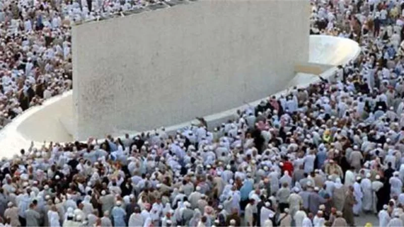 أبرز مخالفات رمي الجمرات في الحج.. الأوقاف توضح الأحكام الشرعية وآداب أداء النسك