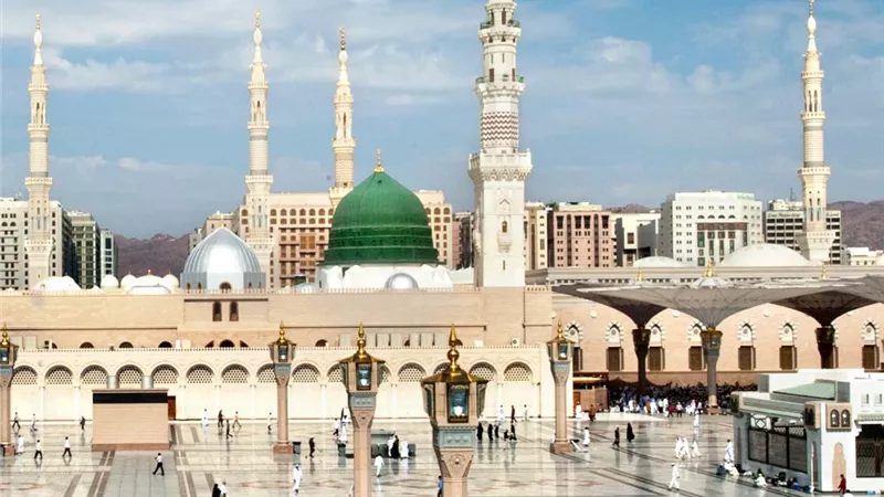 آداب زيارة المسجد النبوي.. سنن روحية تعكس قدسية المكان ومقام النبي ﷺ