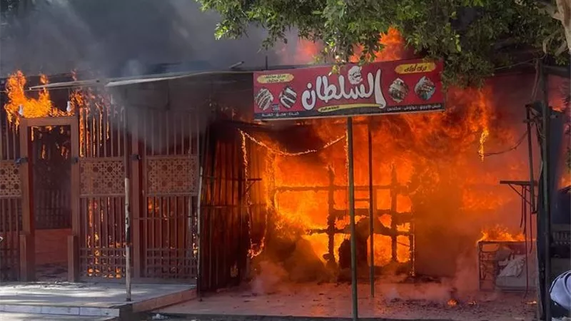بمحيط مستشفى بدايات.. حريق هائل يلتهم كافيه ومطعم شهير بمدينة نصر