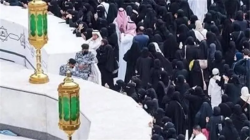 مؤنسات الحرم في يوم عرفة.. حارسات البيت العتيق حين يغيب الحجيج إلى عرفات
