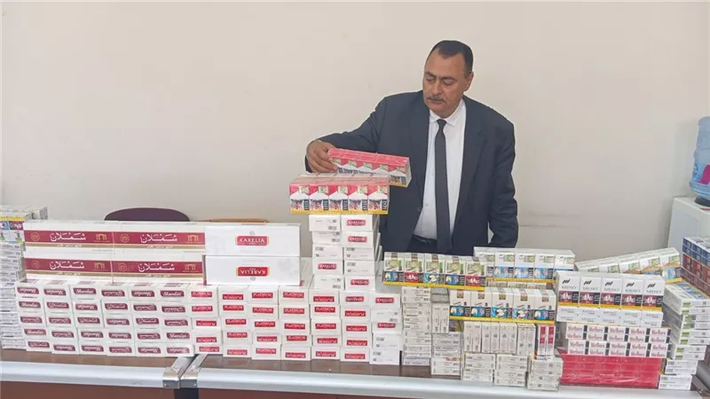 تموين الإسماعيلية يضبط 2779 علبة سجائر مجهولة المصدر وغير مطابقة للتداول